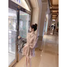 フリル付きの花柄シフォンワンピース【流れるフリンジ・リボン付き】