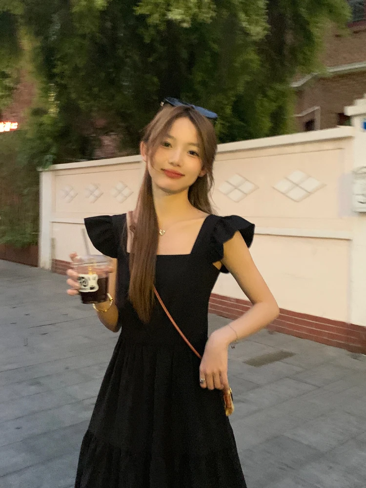 150センチの低身長女性が着ていても自然なシルエットになるワンピースは？