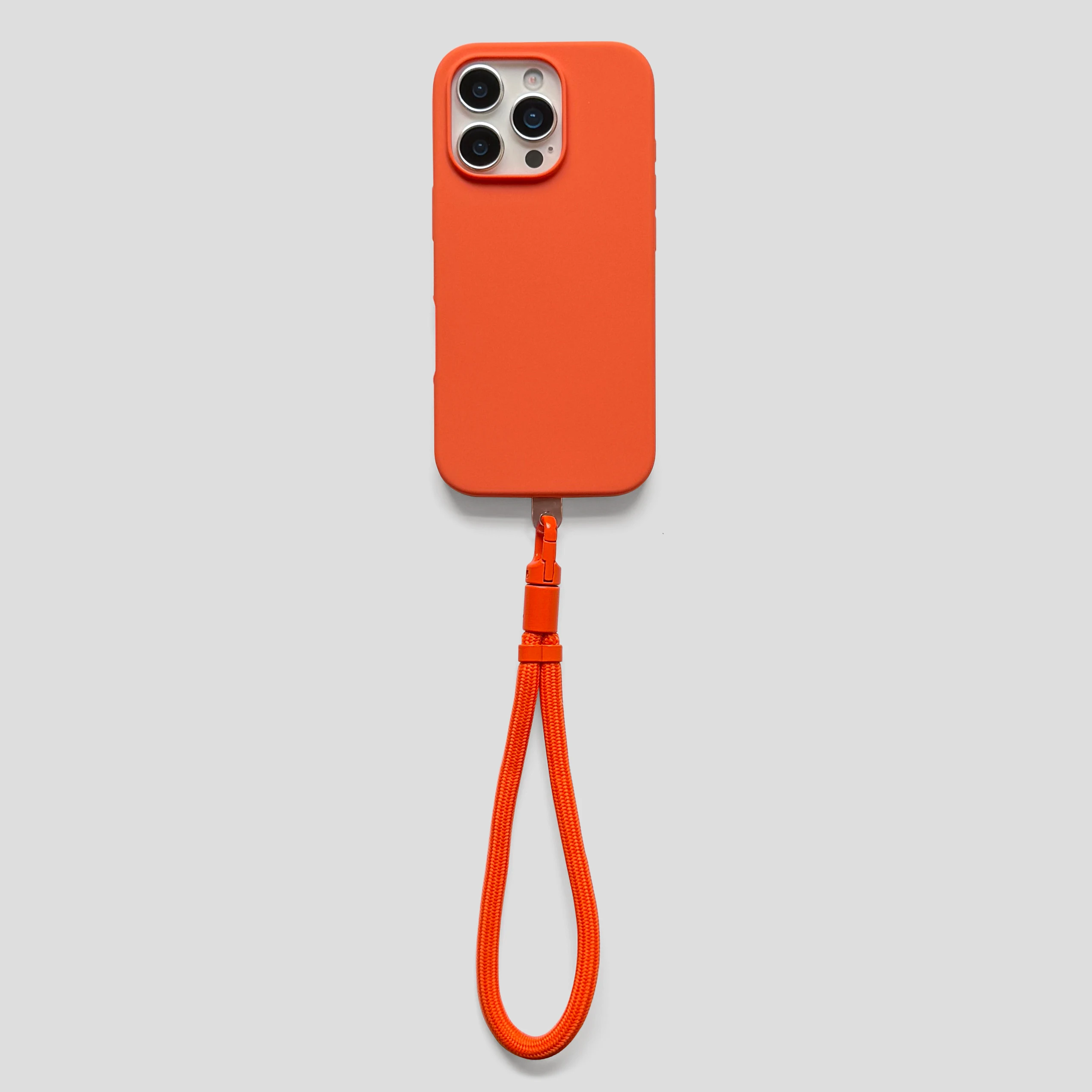 液態シリコン製スマホケース：iPhone用の衝撃吸収型ストラップケースの実用性とデザイン