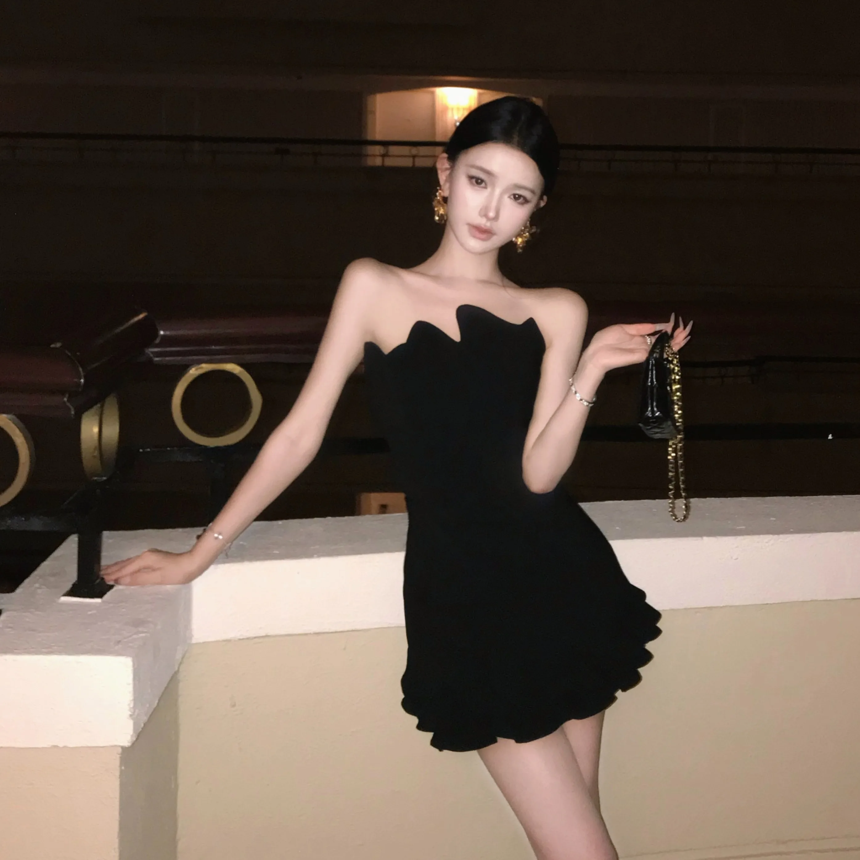ホテルパーティーフォーマル女性に着るドレスは、どう選ぶ？