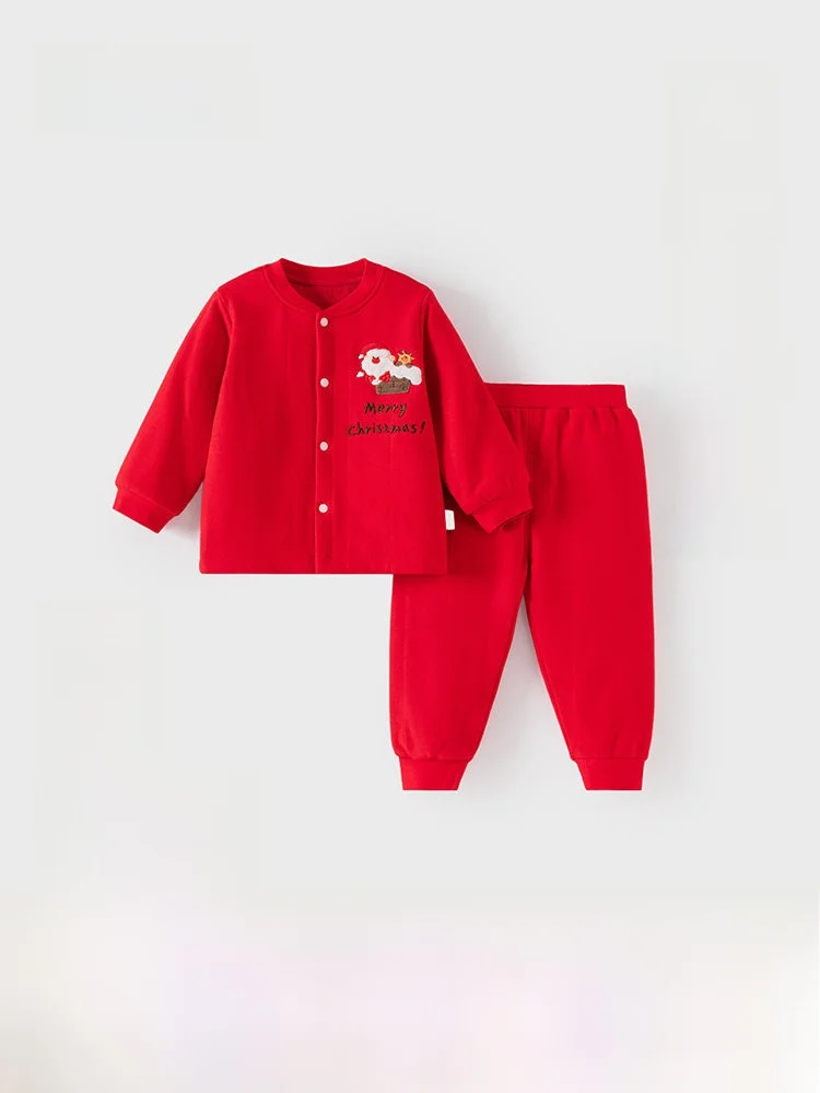 1歳冬に寝るときの服はどんなものでいいの？赤いクマのベビー冬用衣類が解決する