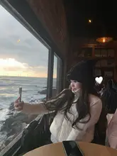 CallmeEar ホワイトダウンジャケット【スリムフィット・ニットパッチワーク・シンプルデザイン】