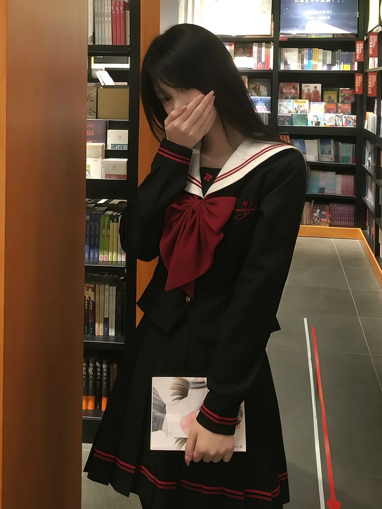 妖言ウサギの夜宴情書JKセーラー服：可愛さと学院風デザインのバランスを実現