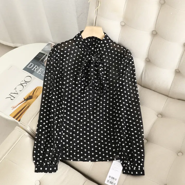 ブラックドット柄のノースリーブシャツとキャミソール【春用・極上の柔らかさ・フリル付き】（セットアップ対応）