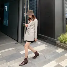 スタイリッシュなレディースショートブーツ【本革・太ヒール・先細デザイン・春秋用・アンクルブーツ】