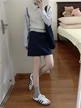 浅灰色ニットベスト【丸首・コントラストカラー・ショート丈・重ね着対応】