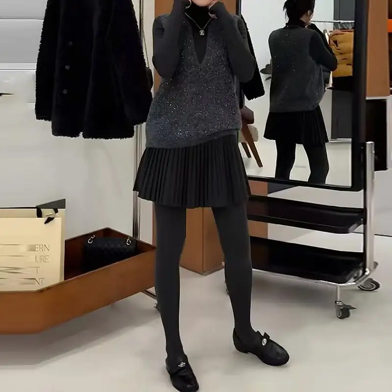大きいサイズ レディース 薄手のプリーツスカート：ハイウエスト・ストレートデザインで通勤シーンに最適なAラインスタイル