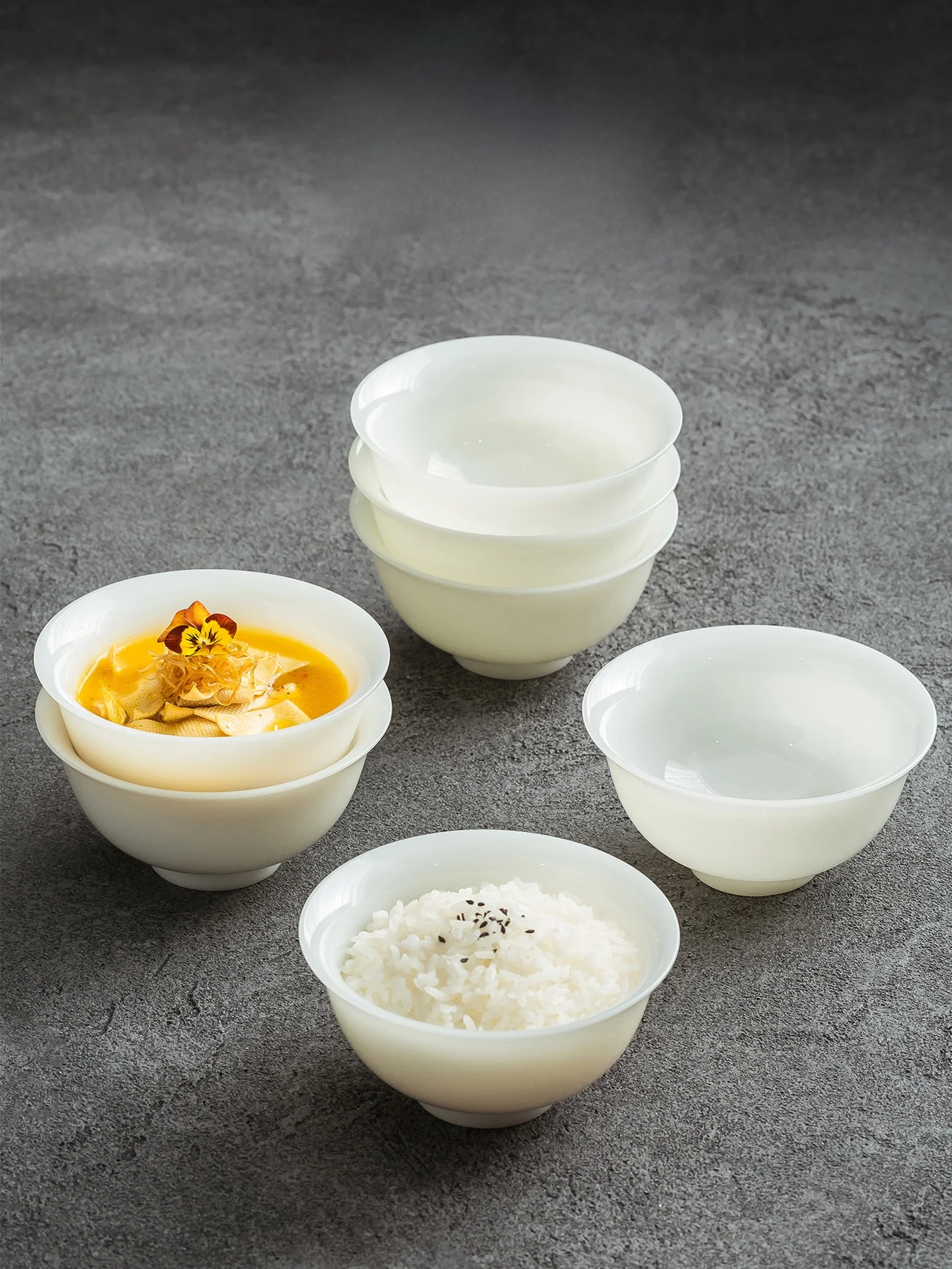 お椀型は本当にすくいやすいの？その理由と、日常で  使える本当の使い方とは