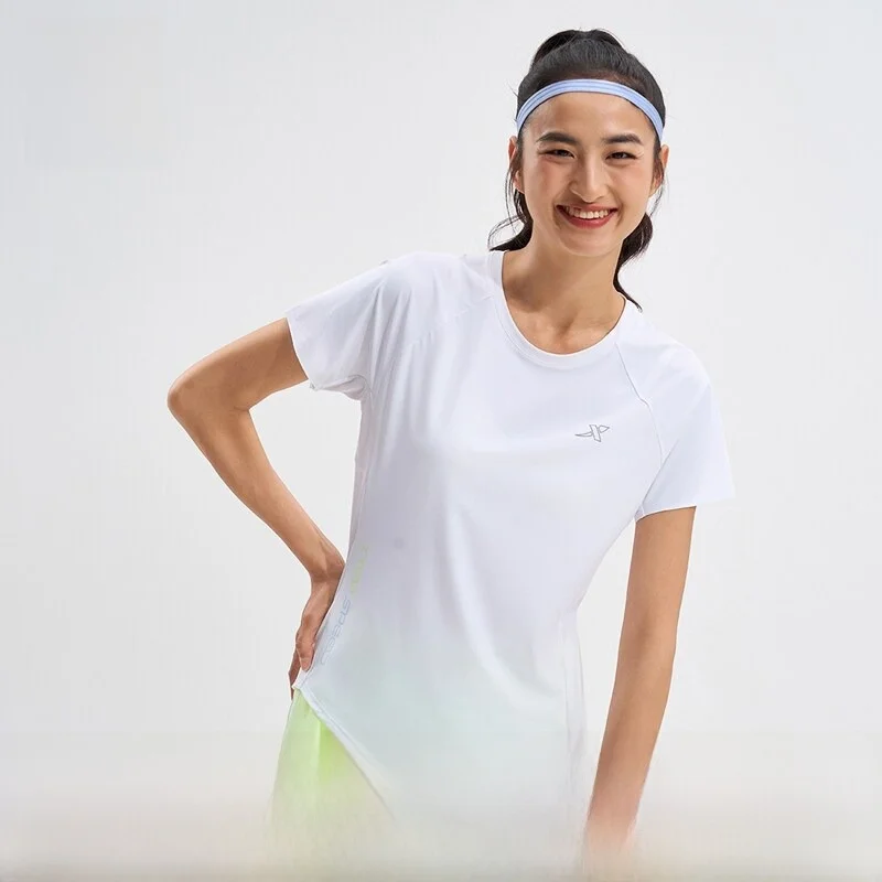 40代 ランニングウェア メンズ 夏：Xtep 女性用短袖ランニングシャツの通気性と実用性