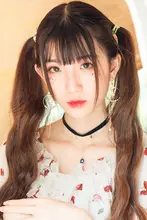 アリスの夢の中と不思議の国をテーマにしたポストタイプのイヤリング【韓国風・シンプルで合わせやすい・穴あけ不要】