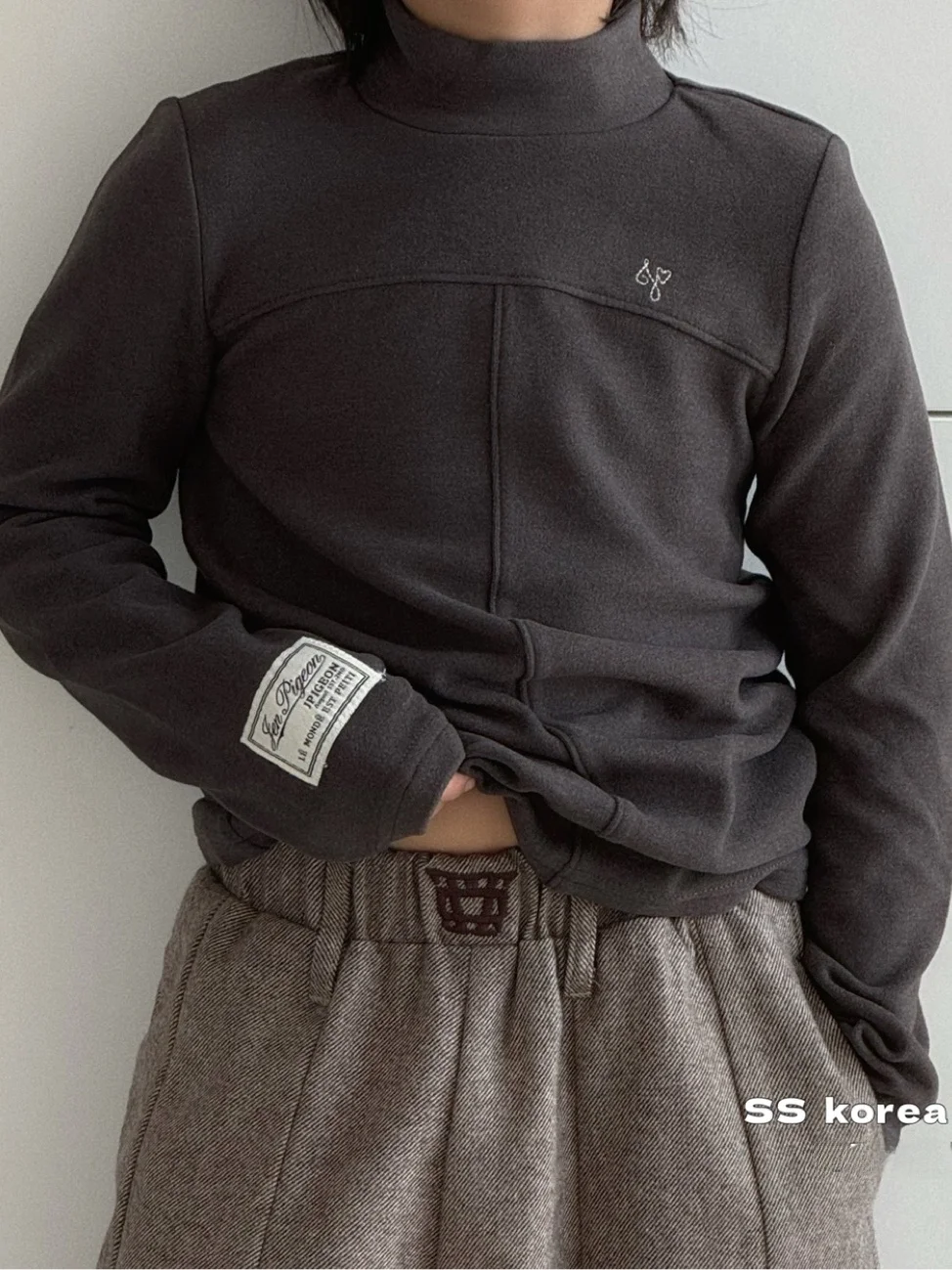 伸びるTシャツは本当に伸びるの？その仕組みと選び方を、実際の生活で体感してみた