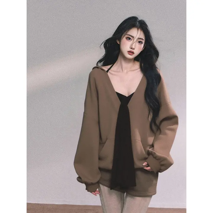 韓国風デザインのオーバーサイズカジュアルパーカーとタンクトップ・ショートパンツ【秋冬スタイル・女性用】（セットアップ対応）