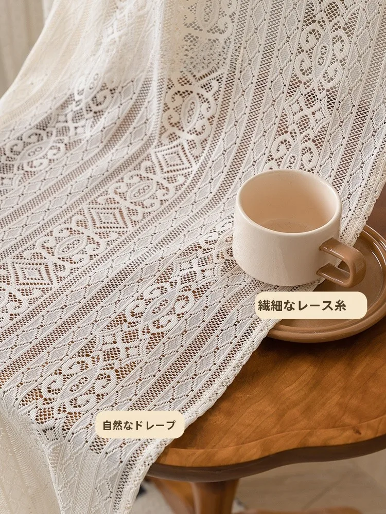 間仕切りに透け感をもたらすフランス風レースカーテン、どう選ぶ？