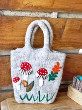 ハンドバッグ ウールフェルト ハンドメイド 天使 キノコ モチーフ かわいい カラフル 丁寧な仕上げ ネパール製