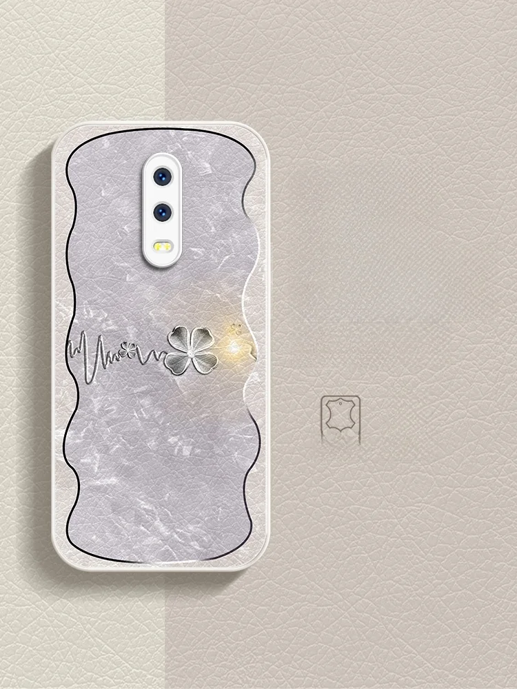 OPPO R17用の高級感全包型ケース：四葉草デザインとストラップ付きの保護機能を徹底解説