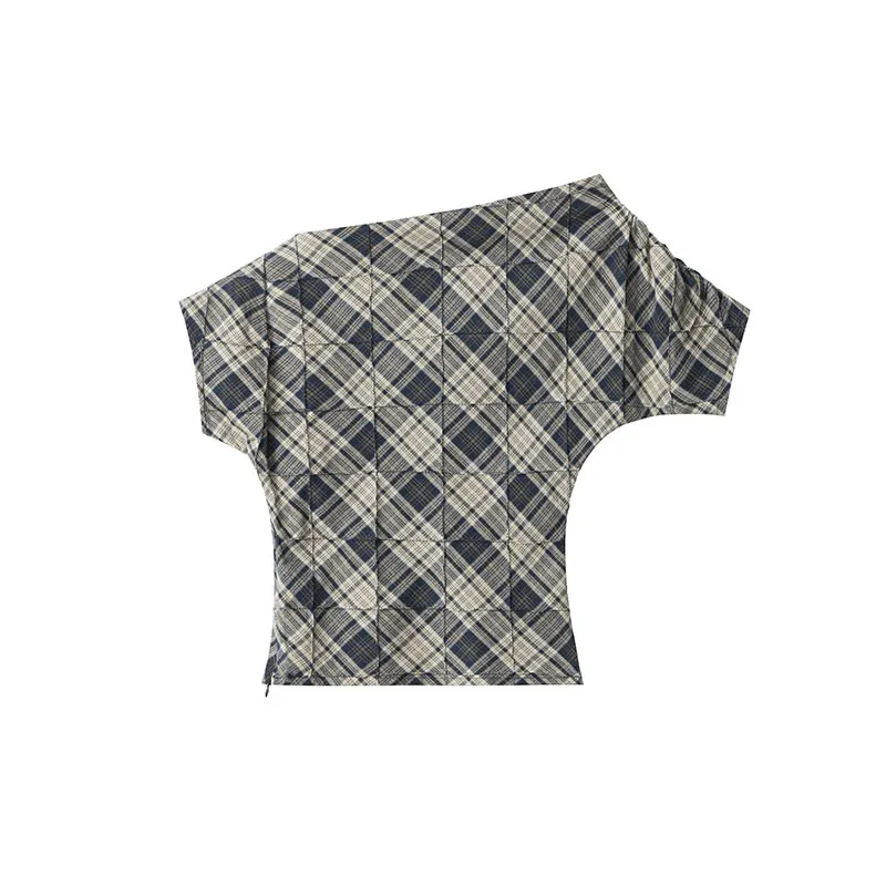 美式復古チェック柄斜め襟Tシャツ：横から着る着こなしの実用性とデザイン特性