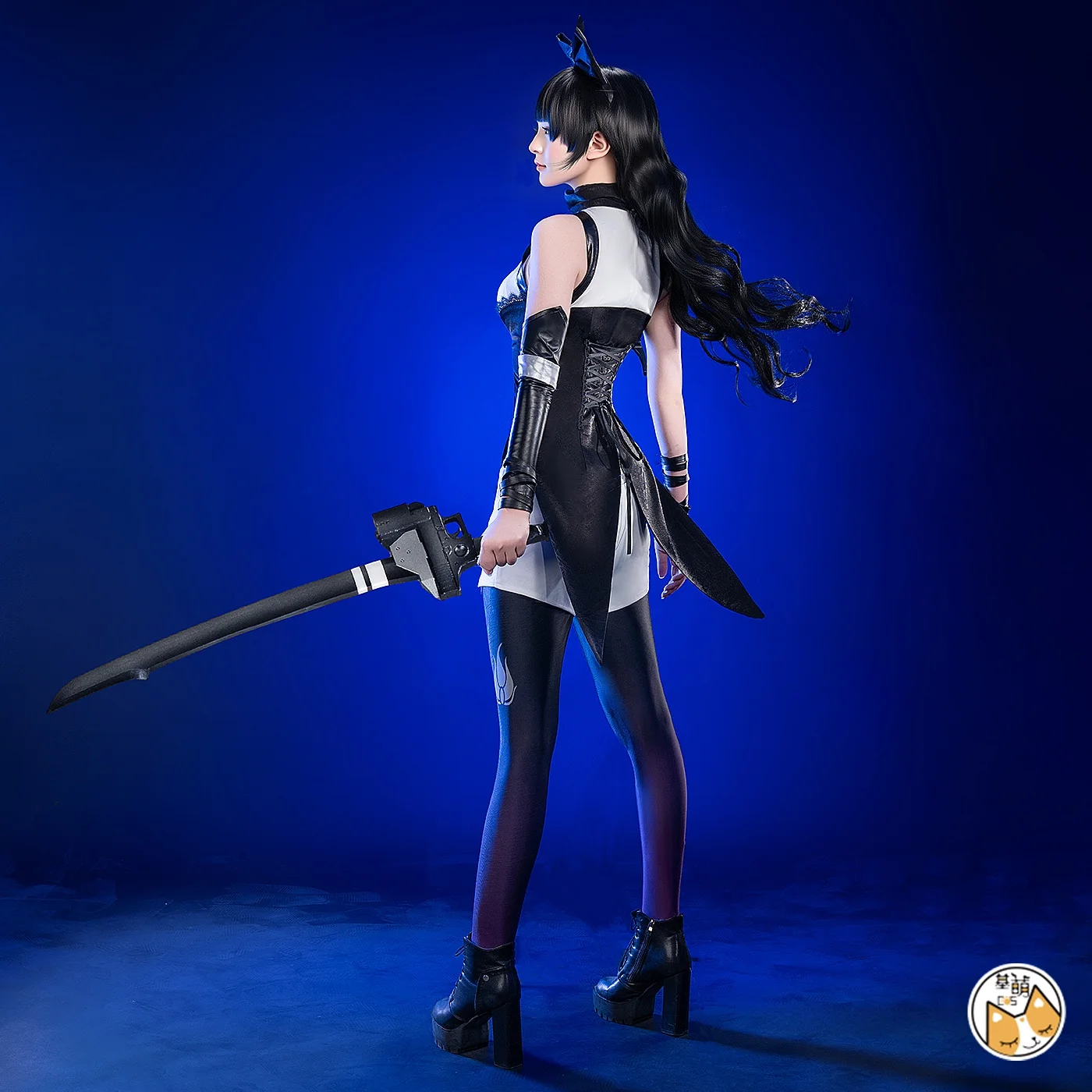 フェルスイートとは何か：RWBY コスプレ衣装【黒・アニメデザイン・女性用】の実際と使い方