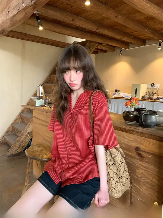 ストライプデザインの短袖シャツ【女性用・夏・フィット】（セットアップ対応）