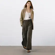 スタイルの白いワイドパンツ【通勤・シンプルデザイン・大人向け】