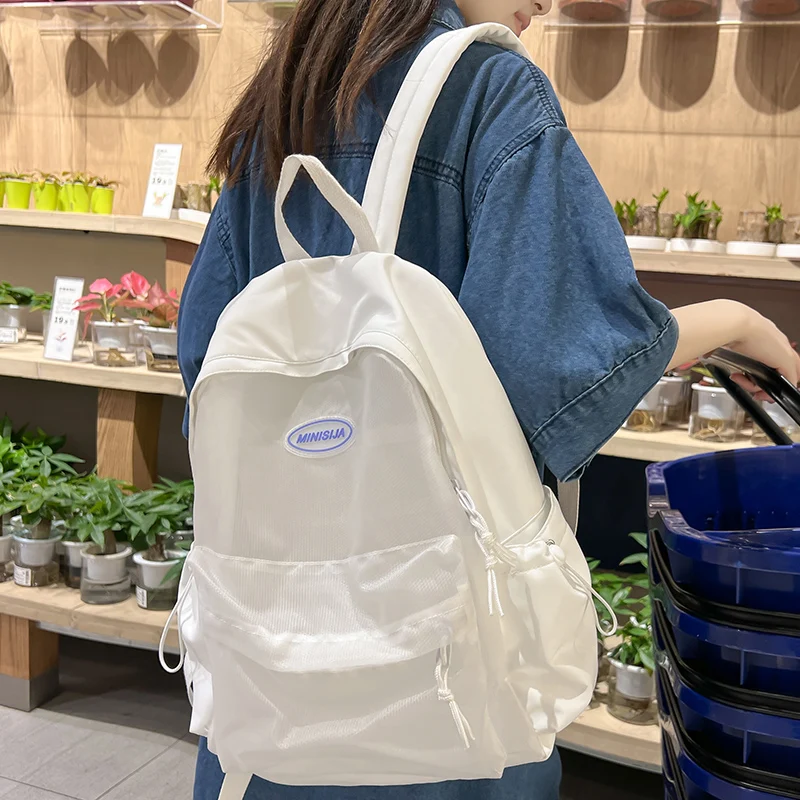 シンプルなデザインのメッシュリュック：学生用女子向け二重肩ベルトモデルの実用性と価格対応