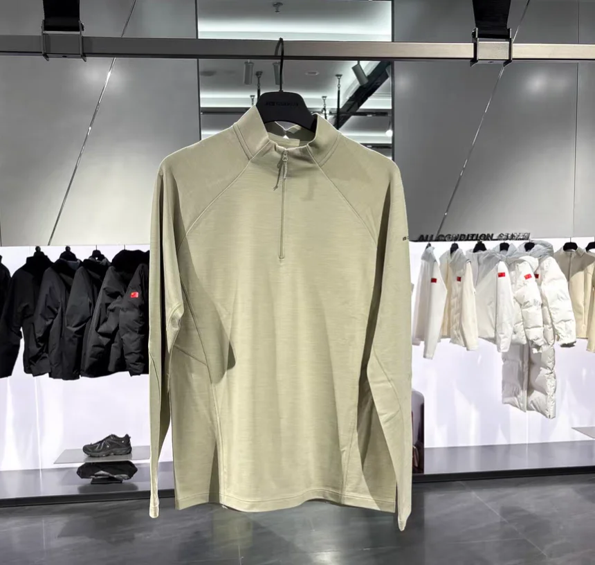 極上の柔らかさのウール長袖メンズハイネック半zip Tシャツ