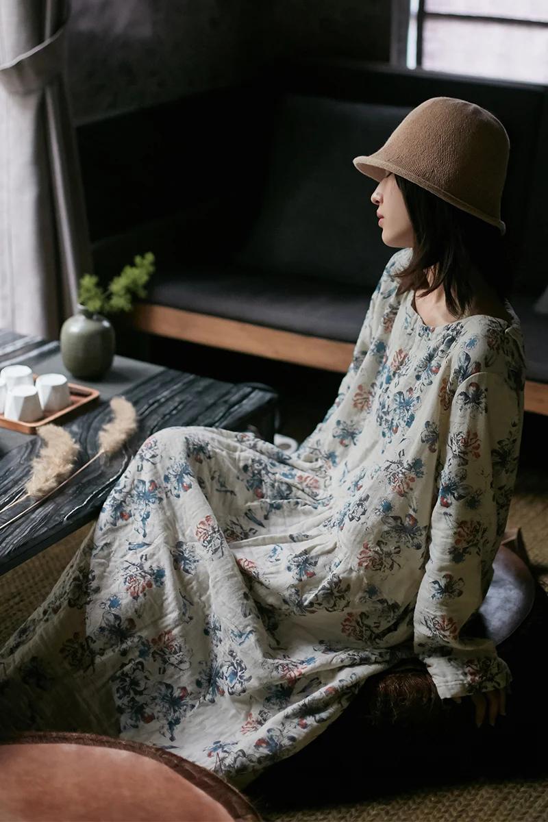リネン混合素材の春秋用ワンピース【ゆったりシルエット・田舎風・プリントロングスカート】