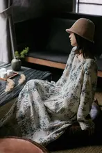 リネン混合素材の春秋用ワンピース【ゆったりシルエット・田舎風・プリントロングスカート】