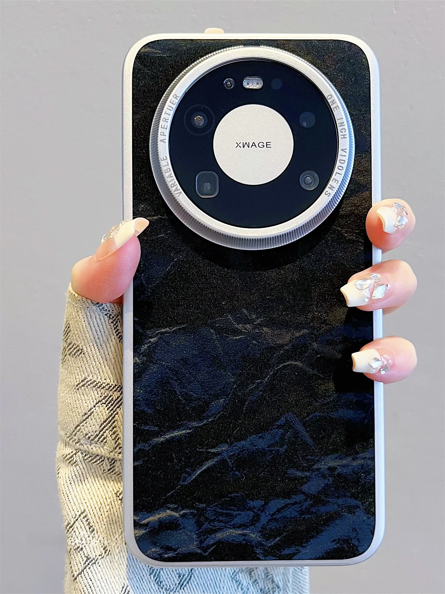 高級電鍍ベロア風流砂模様スマホケース：ゴールド・シンプル・デコストーンとの違いと実用性