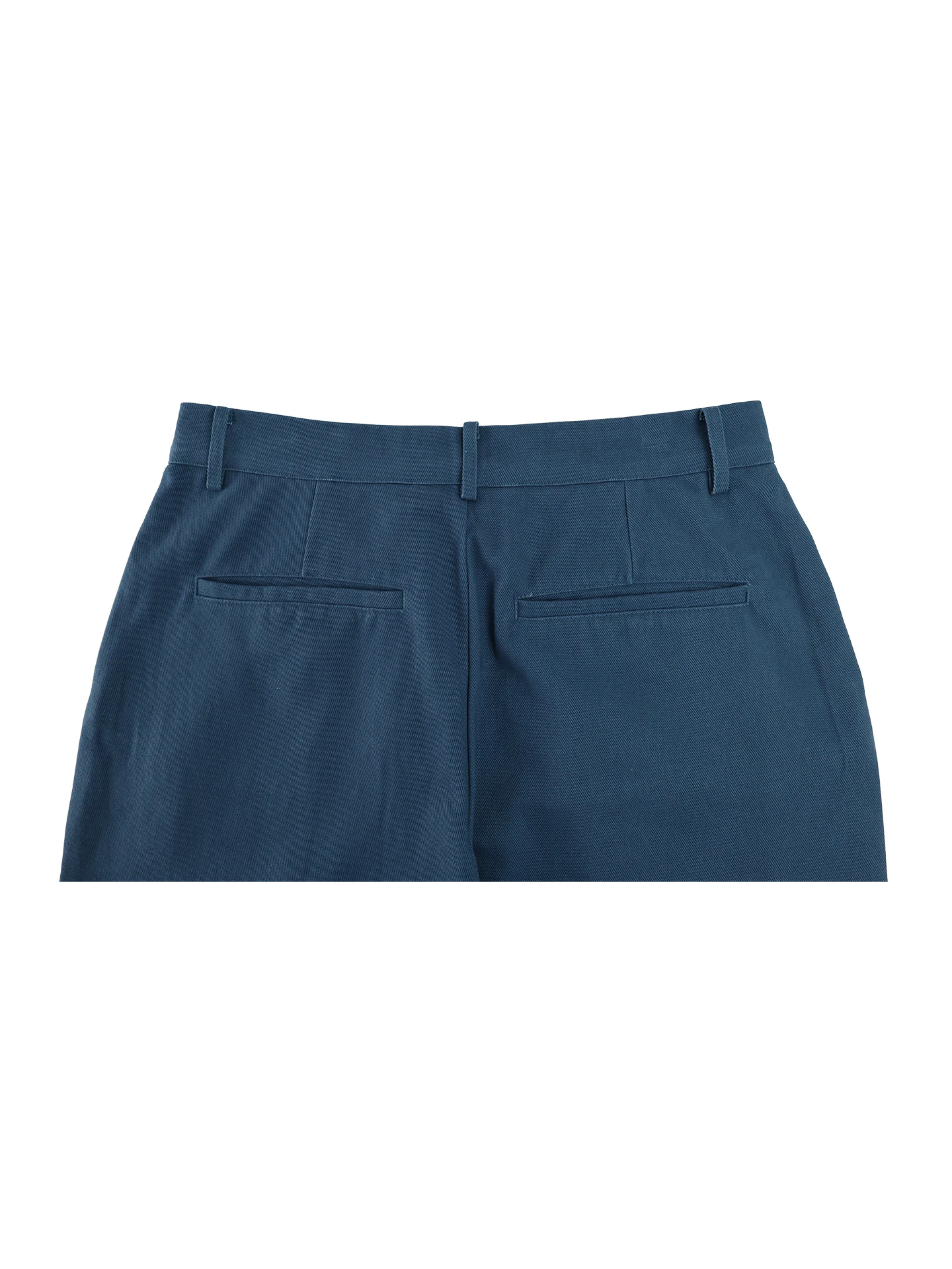 ホワイトパンツ メンズ どうやって着る？レトロブルーのストレートワイドパンツが解決する夏のカジュアルスタイル