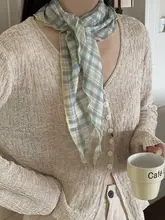 春夏にぴったり！グリーンの小花柄三角バンダナ【ファッション性の高い多用途アクセサリー】