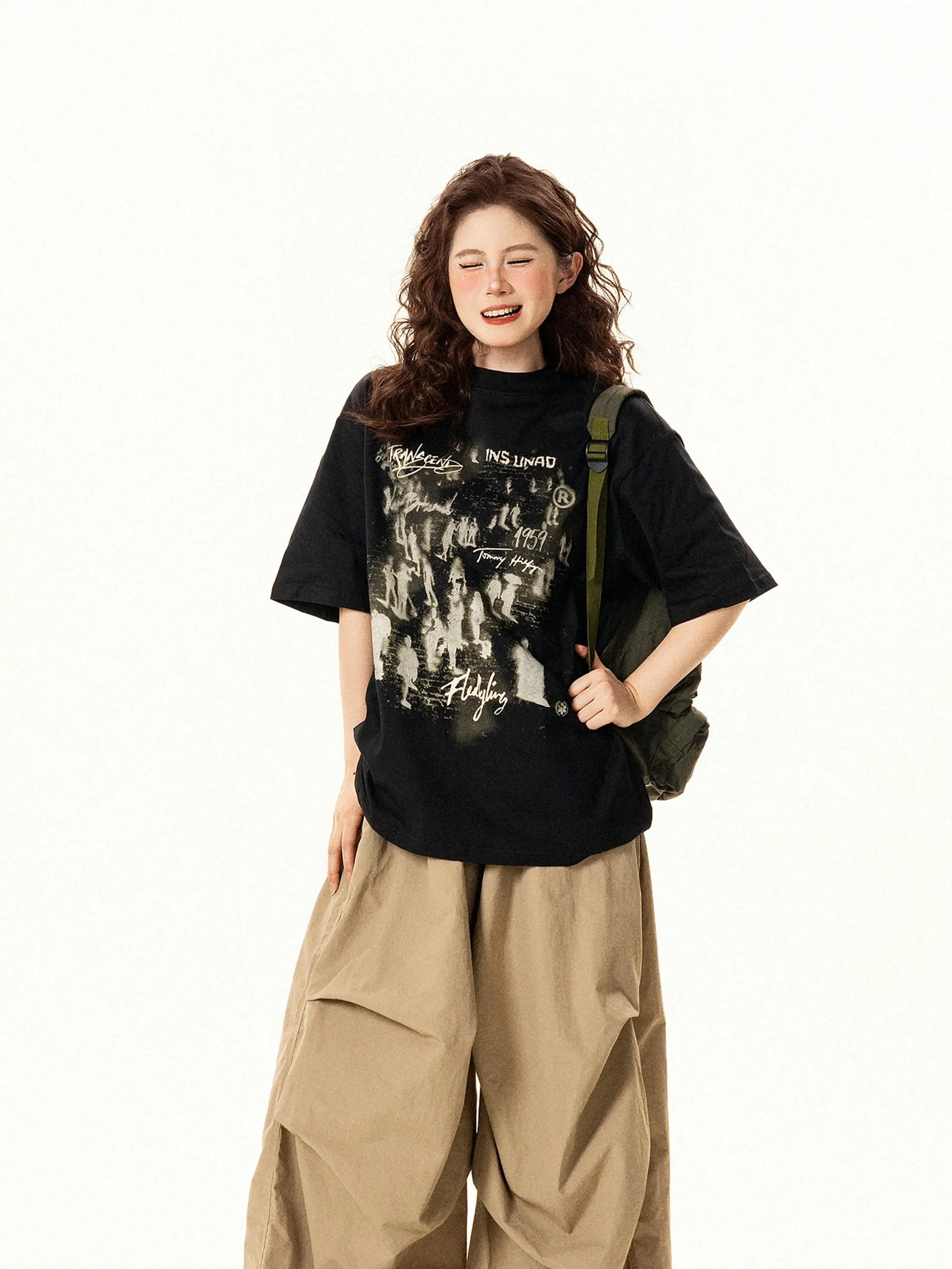 30代女性が選ぶイラストスタイルは？ヴィンテージ風のTシャツが持つ、心に響く美しさとは