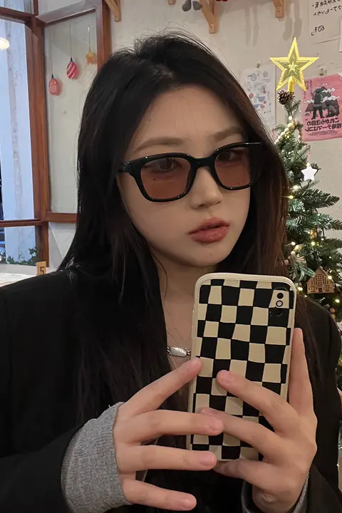 高級感のある女性用紫外線防止サングラス【小顔効果・韓国風・トレンドデザイン】