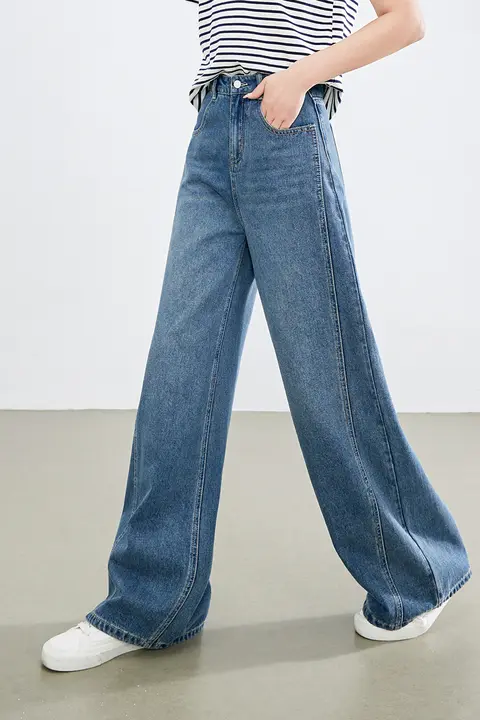 広がりのあるデザインのハイウエストデニムパンツ【女性用・ストレートシルエット・春夏用】（セットアップ対応）