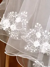 二重レースの白いウェディングベール【高級感・フレンチスタイル・結婚式用・おしゃれな撮影小物】