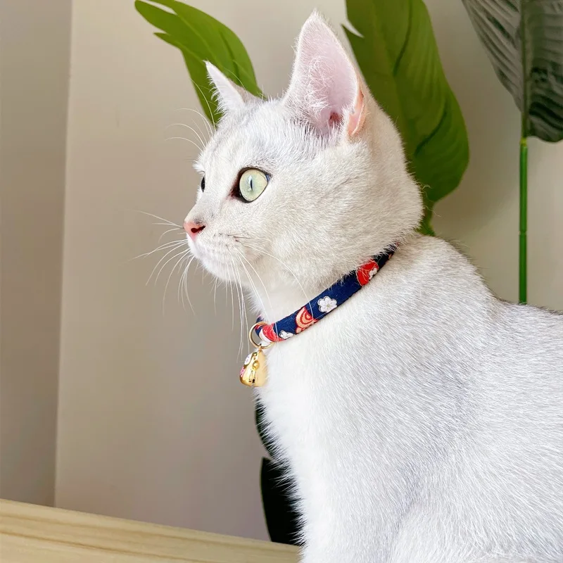 かわいい猫鈴付き和風首輪：調整可能なサイズとデザインの実用性を解説