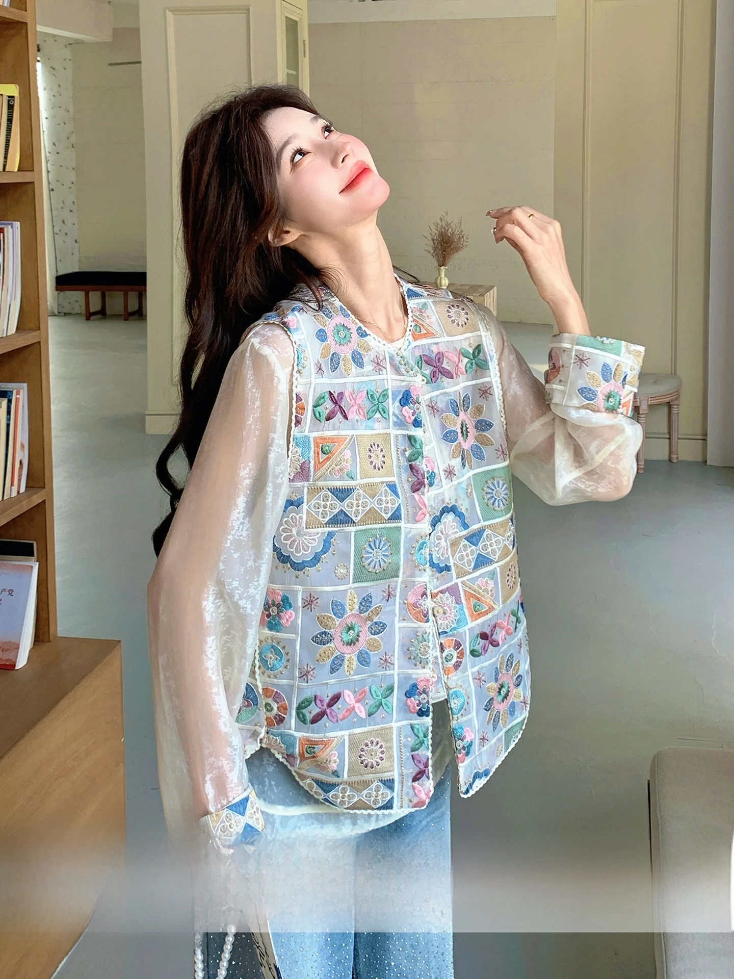 刺繍チュニックの選び方は？4選で女性らしい日常を創り出す
