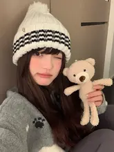 韓国風バイカラーストライプ編み帽子【レトロ・保温・秋冬用・ポンポン付き】