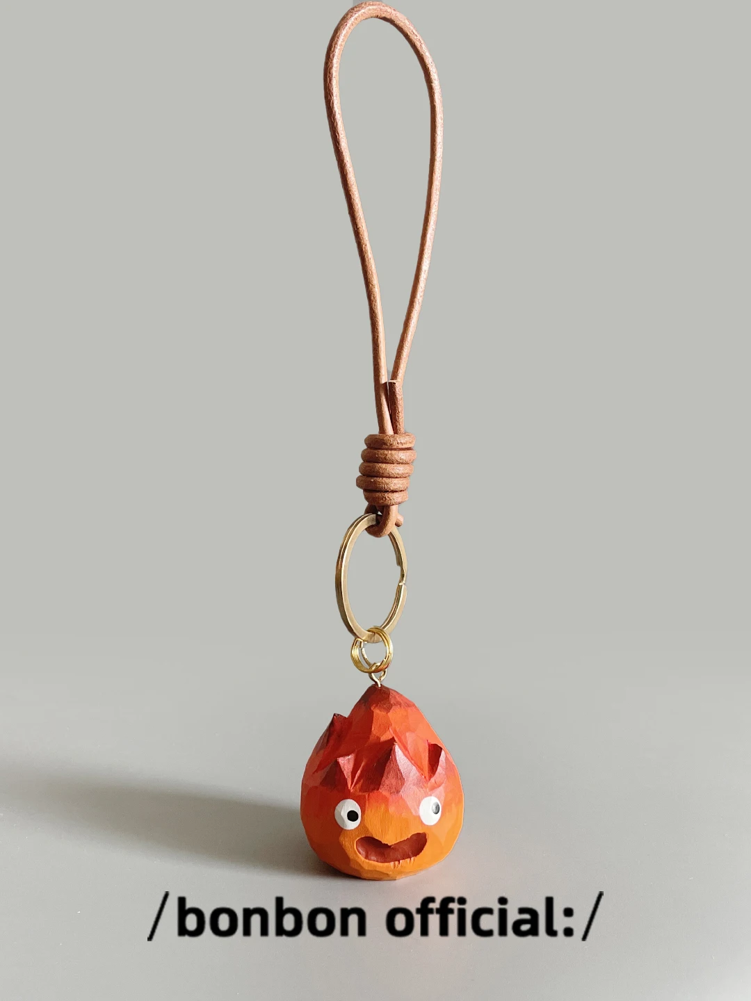 かわいい手作り木彫りのカシファ小火炎キーホルダー：ユニークなデザインで贈り物に最適な文创キーホルダー