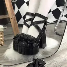 可愛らしいデザインのロリータ風ハイヒール【星型バタフライリボン・ハートモチーフ・防水ソール】