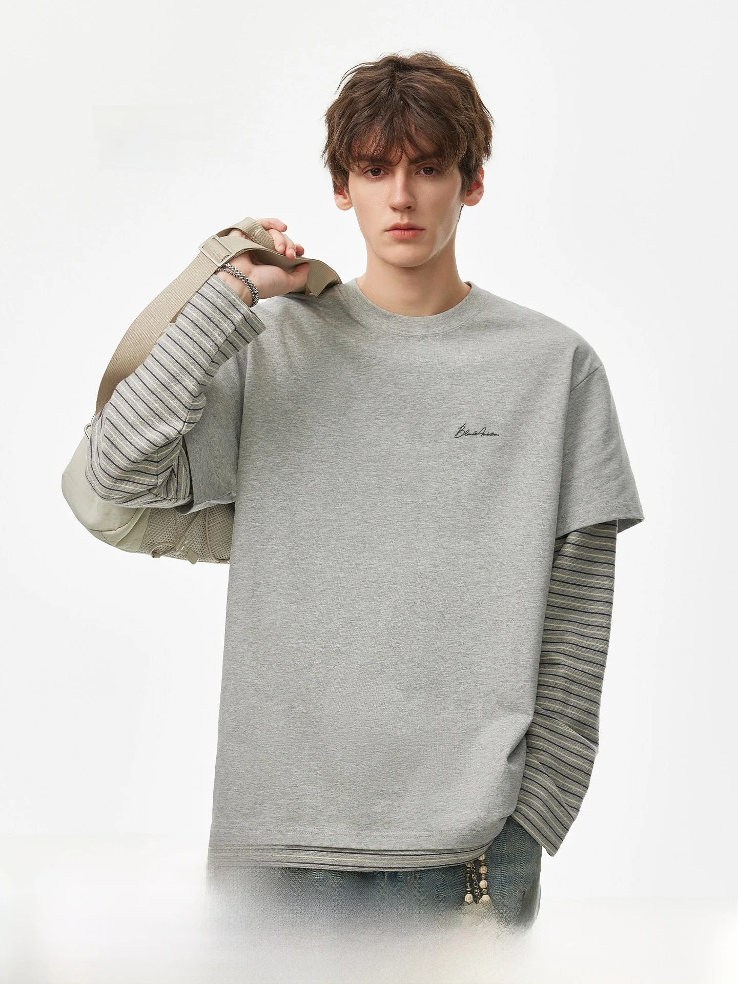 Tシャツ ロンティー 重ね着：ストライプ柄長袖Tシャツの実用性と着用ガイド