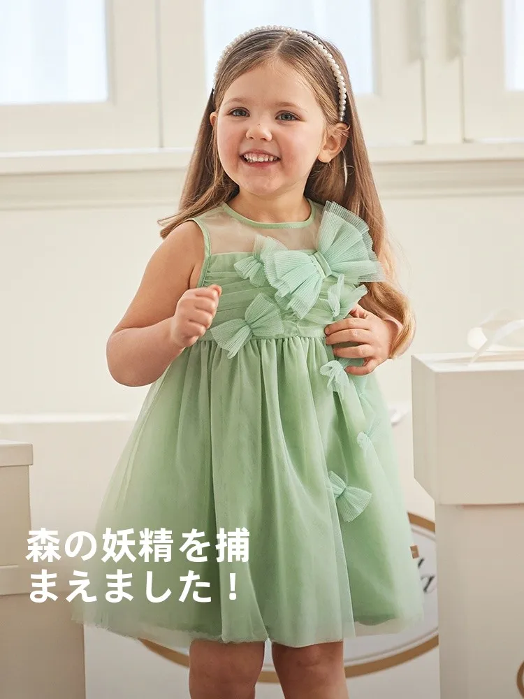 4歳の女の子にあげるプレゼントは？夏のフォーマルドレスが人気の理由とは？