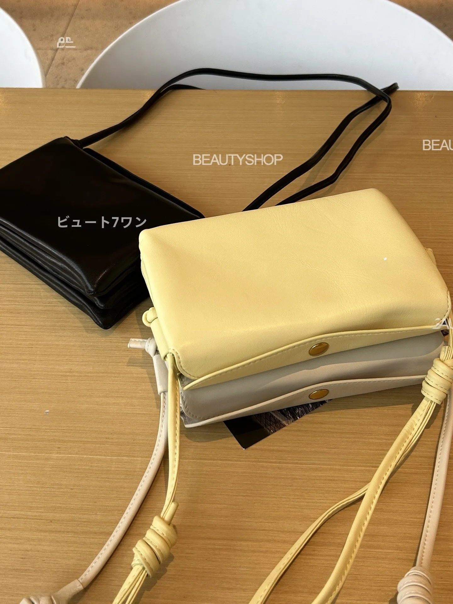 羊革製多層携帯電話ポーチ：超軽量で調整可能な斜挎タイプの実用性と収納構造
