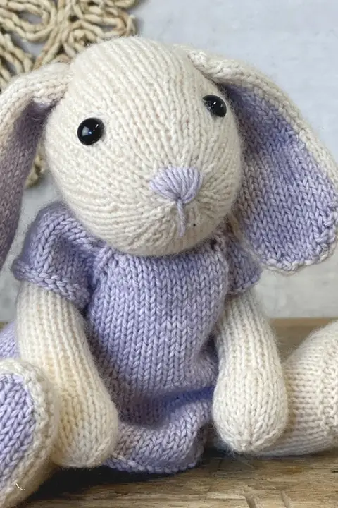 クローイ小兎のDIY編み物キット【紫色スカート・素材パック】