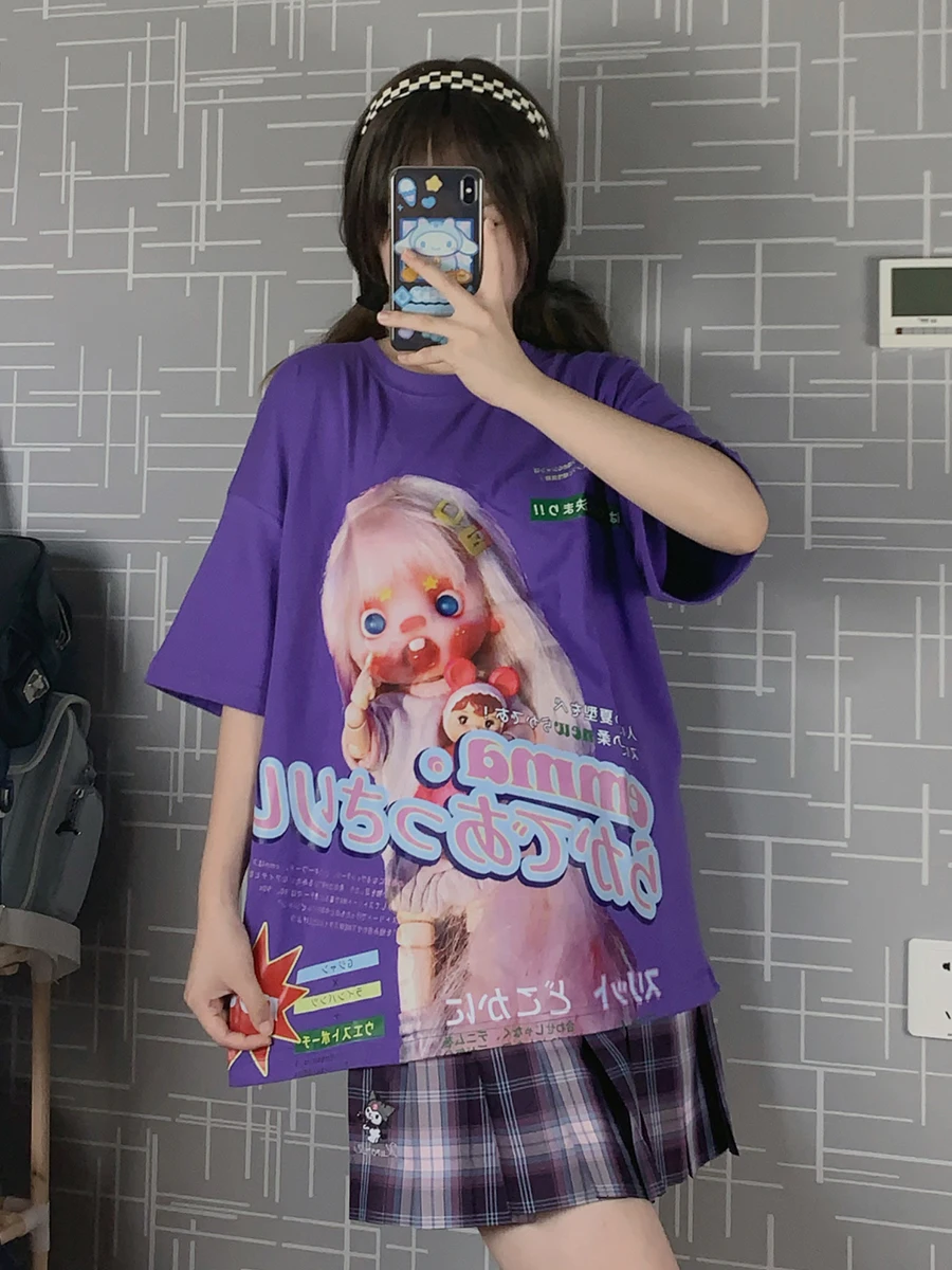 原宿風ルーズフィットTシャツ：レトロデザインとチュニックスタイルの日常着としての実用性