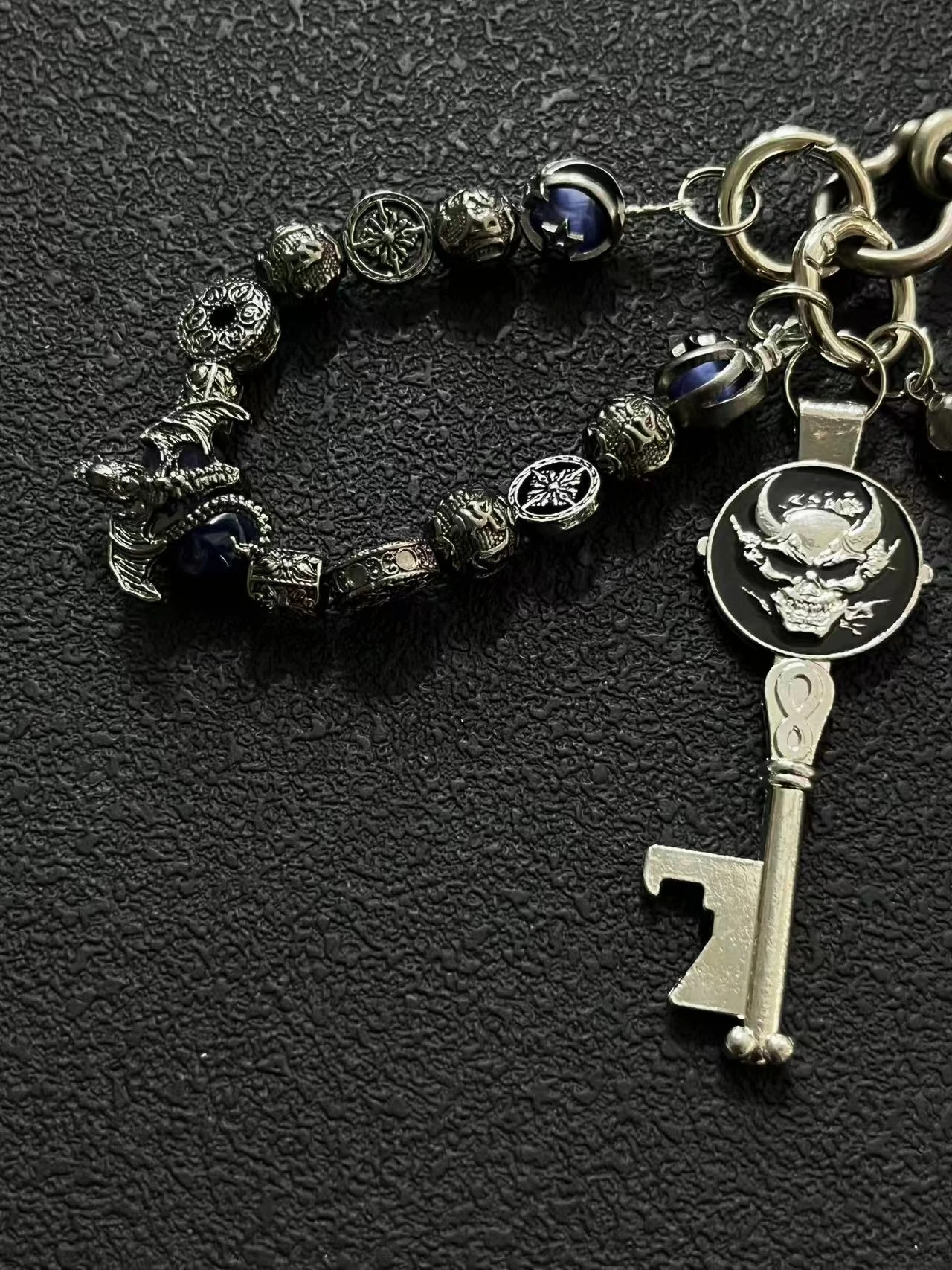 紫の目の黒メッキ合金ビーズウエストアクセサリー：レトロスタイルとキーリングの組み合わせが実現するファッションアクセサリー