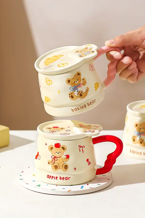 かわいいデザインのマグカップ【蓋付き・陶器製・オフィス用・コーヒーにも最適】