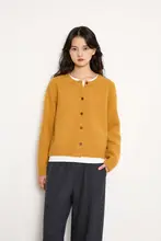 極上の柔らかさ！温かみのある厚手のヤクウールカーディガン【ショート丈・スタイル】