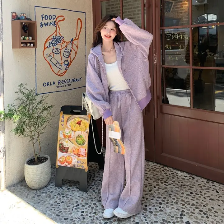 紫色のカジュアルフード付きパーカー【秋用・韓国風・小柄向け・ワイドパンツ・スポーツ】（セットアップ対応）