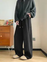 グレーの弯刀デザインパンツ【ゆったりとしたストレートシルエット・スポーツ向け・カジュアルデザイン】