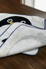 小さなペンギンデザインのコットンフェイスタオル【極上の柔らかさ・ハンドタオル】